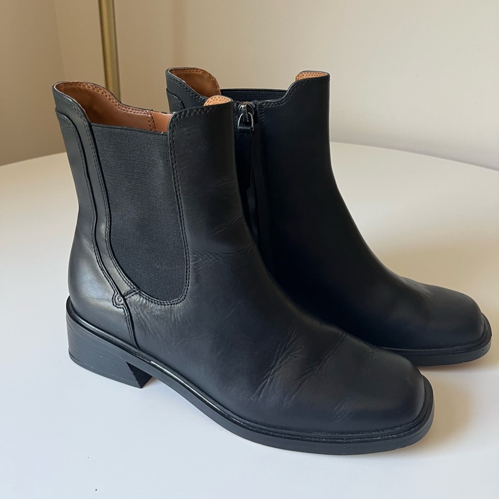 Black Genuine Leather Zipper Gabi Chelsea Boots - Franco Sarto - Almost New